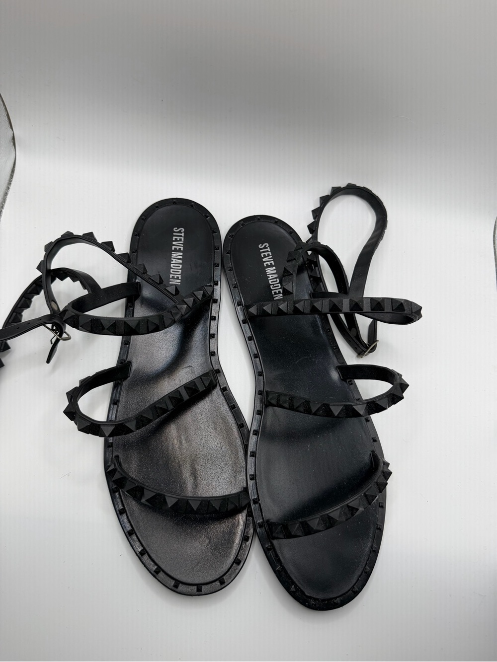 Like New Steve Madden Black Studded Strappy Flat Gladiator Sandals Size 10 - Picture 8 of 9